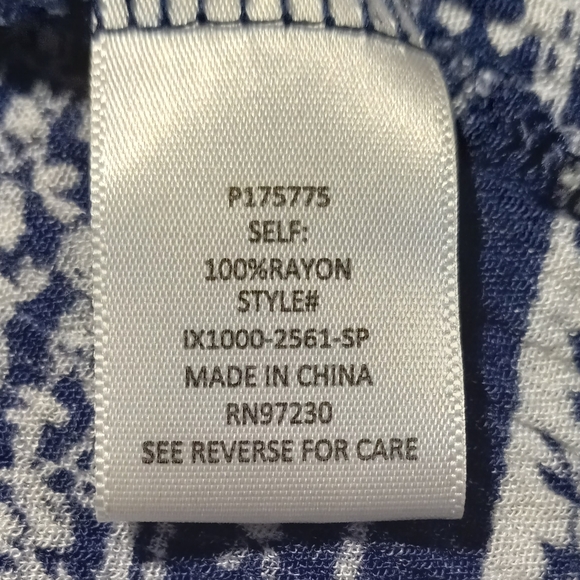 Absolutely Famous EUC Navy & White Patterned Blouse, Bell Sleeves, Sz Large - Picture 6 of 8